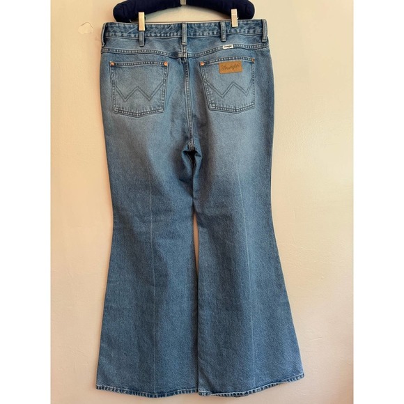 WOMEN'S WRANGLER® WANDERER 622 HIGH RISE FLARE JEAN size 33/32 - Picture 12 of 12